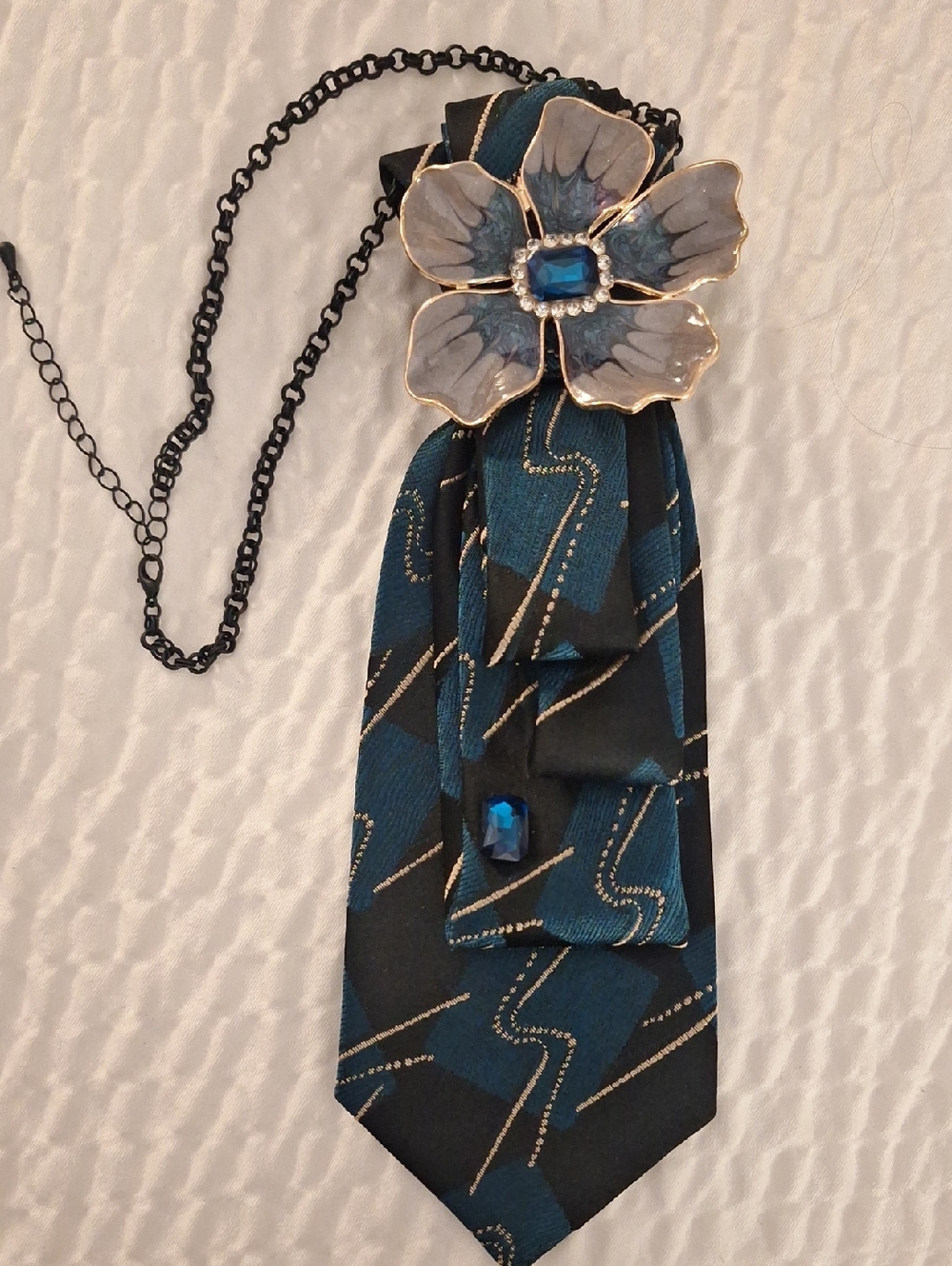 Pebbles Necktie Necklace